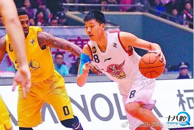 汾酒俱乐部已经与原山东高速男篮球员李敬宇