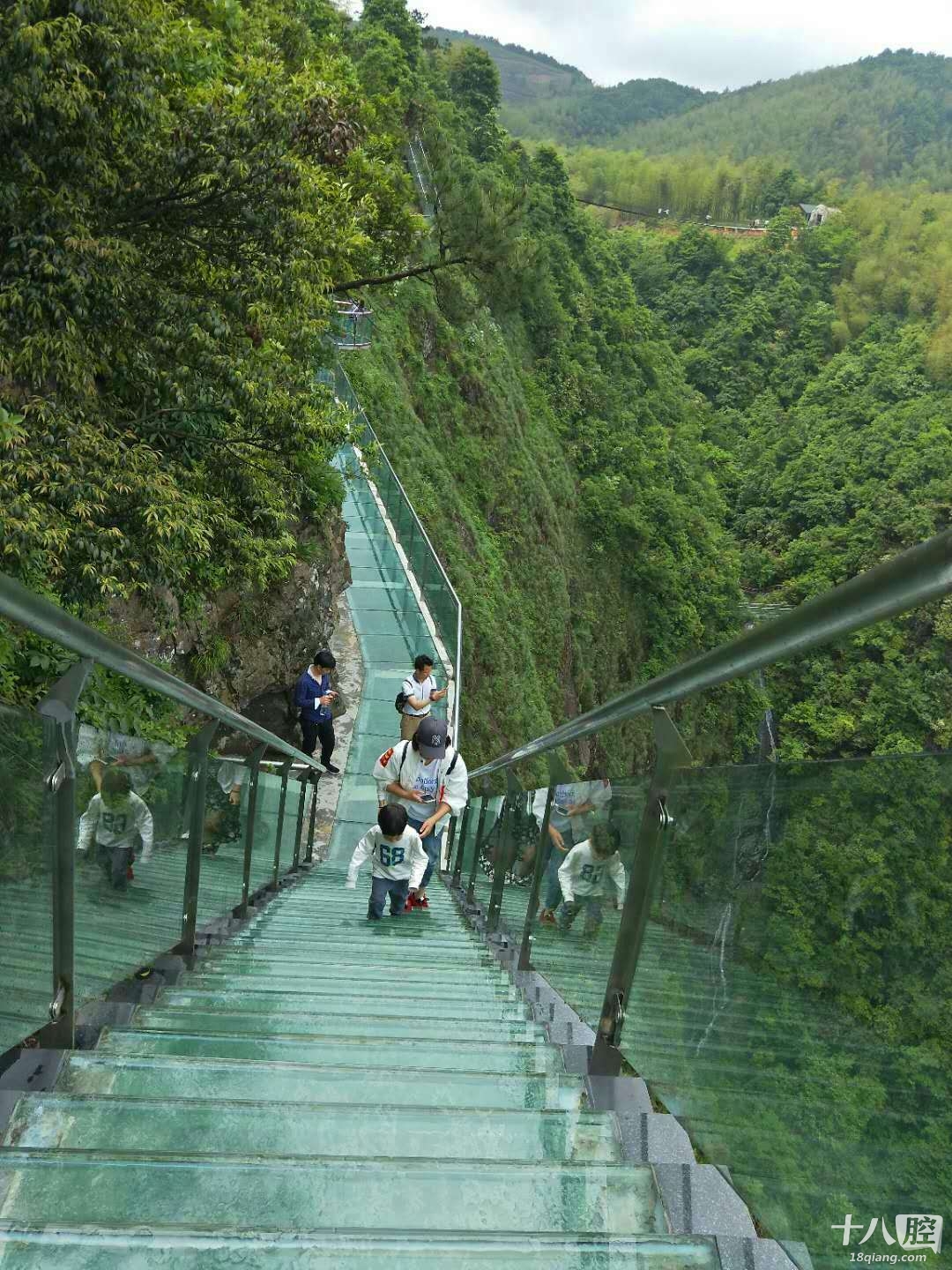 义乌周边武义千丈岩玻璃栈道滑草滑索团队旅游团建活动景区