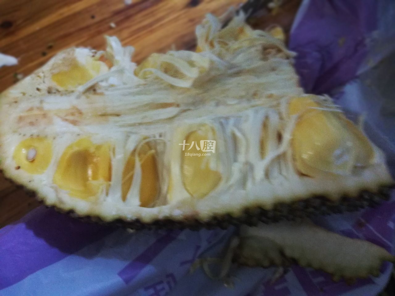 剥菠萝蜜感觉经历一场大事故,整个人都虚脱了,终于知道它为什么卖的贵