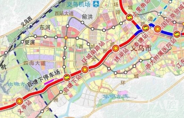 中, 我们可以知道 义乌规划有四条城市轻轨, 构建以轨道,brt,公交干线