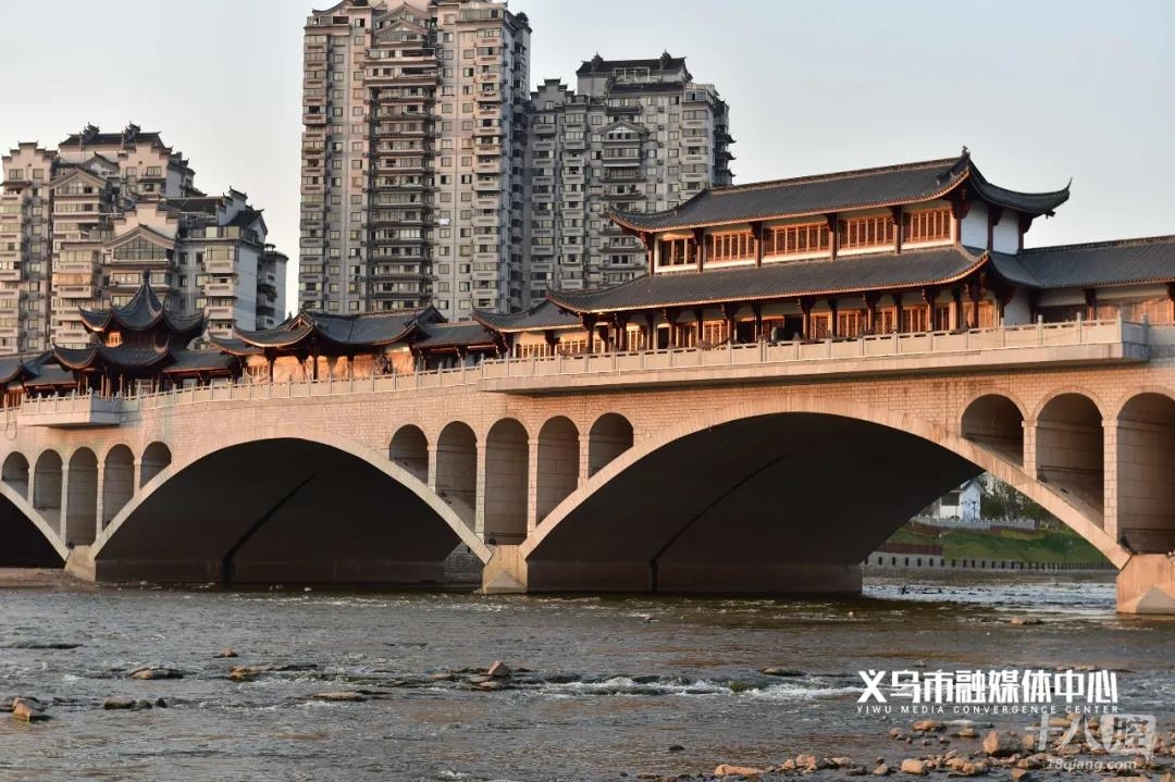 8587 16 记者近日从义乌交旅集团获悉 备受关注的 伏虎桥廊桥建设