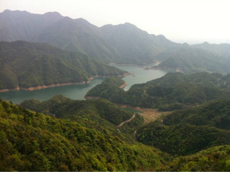 鹅峰山----高堆尖看八都水库