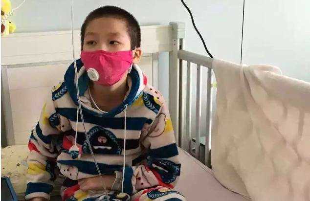晴天霹雳 女儿嘴唇发白竟然得了白血病!夏燕一家是高邮人,为了生活得更好,她和丈夫从高邮来到靖江打拼,开了一家小服装店。 2014年5月份,女儿小烨10岁了,为了给女儿一个真正的家,夏燕在靖江买了一套120的新房子。 =797) window.open(http://pics.18qiang.com/attachment/photo/Mon_1601/14527_32e5145249942517c22654fd53c40.