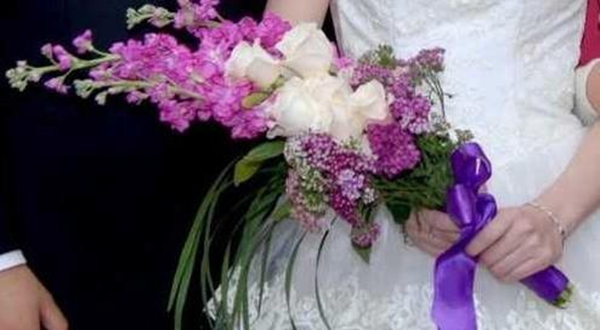 第四期 新娘在结婚的当天是最美的,那么如何选择捧花,能在婚礼当天