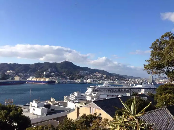 长崎县首府,长崎不但拥有传统的日本氛围,更有着海边城市的风情