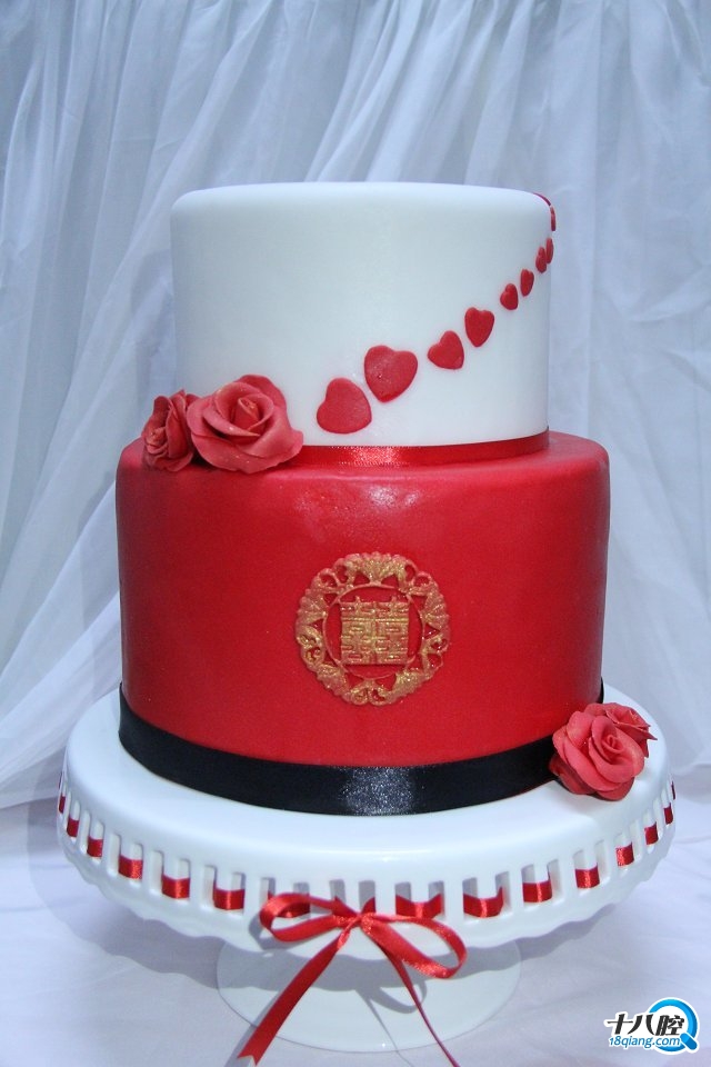 红色主题婚礼蛋糕