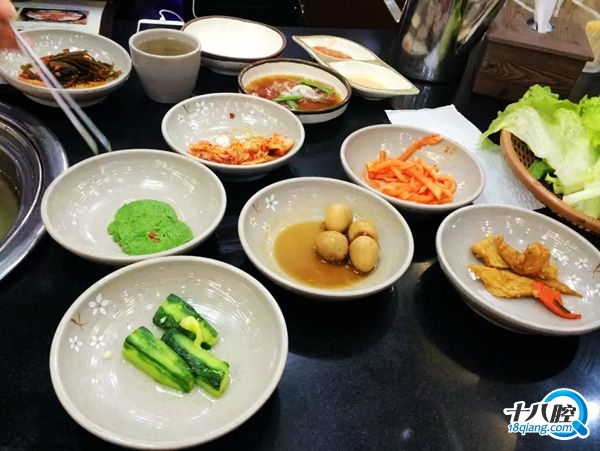 吃货来了 南大门韩国料理,最爱小菜  其实小菜,烤肉都不错,主食还是