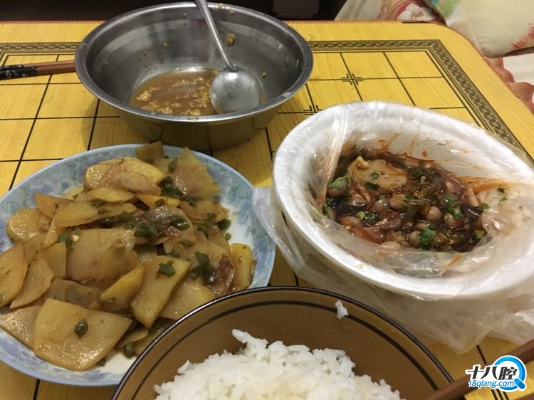 家庭和睦身體健,粗茶淡飯也知足