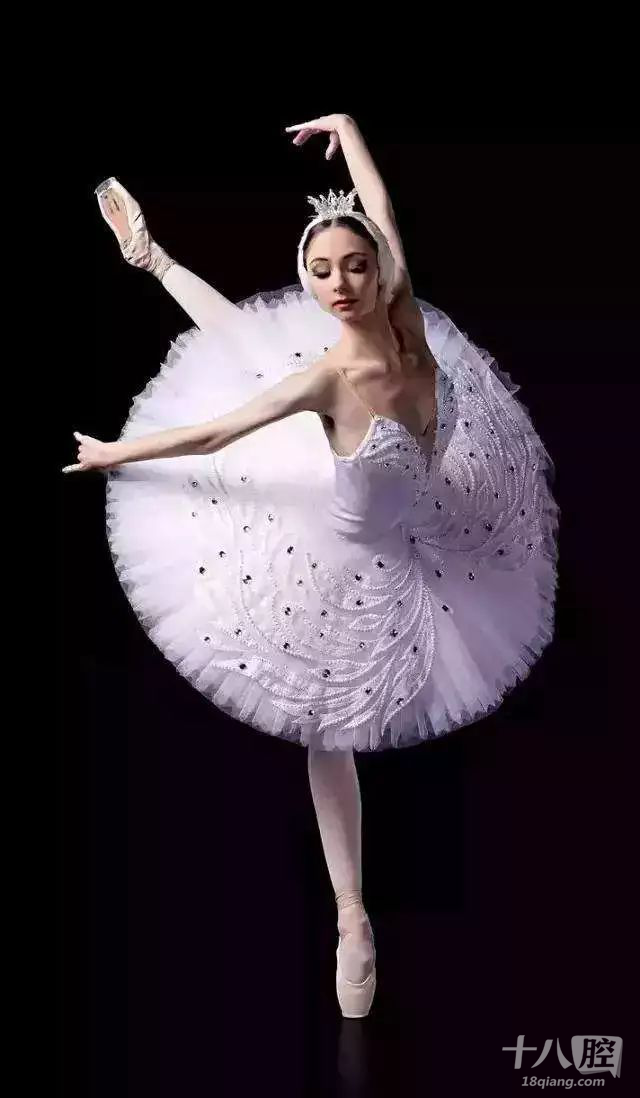 芭蕾舞剧《天鹅湖》,灵动足尖上的奇幻故事