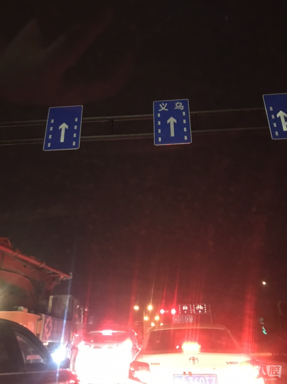 佛山大道这红绿灯也不知道干啥呢.每天都是各种赌.