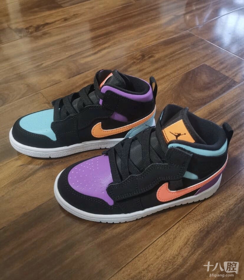 给女儿买了人生中第一双aj1000 ,家里的直男居然说我攀比