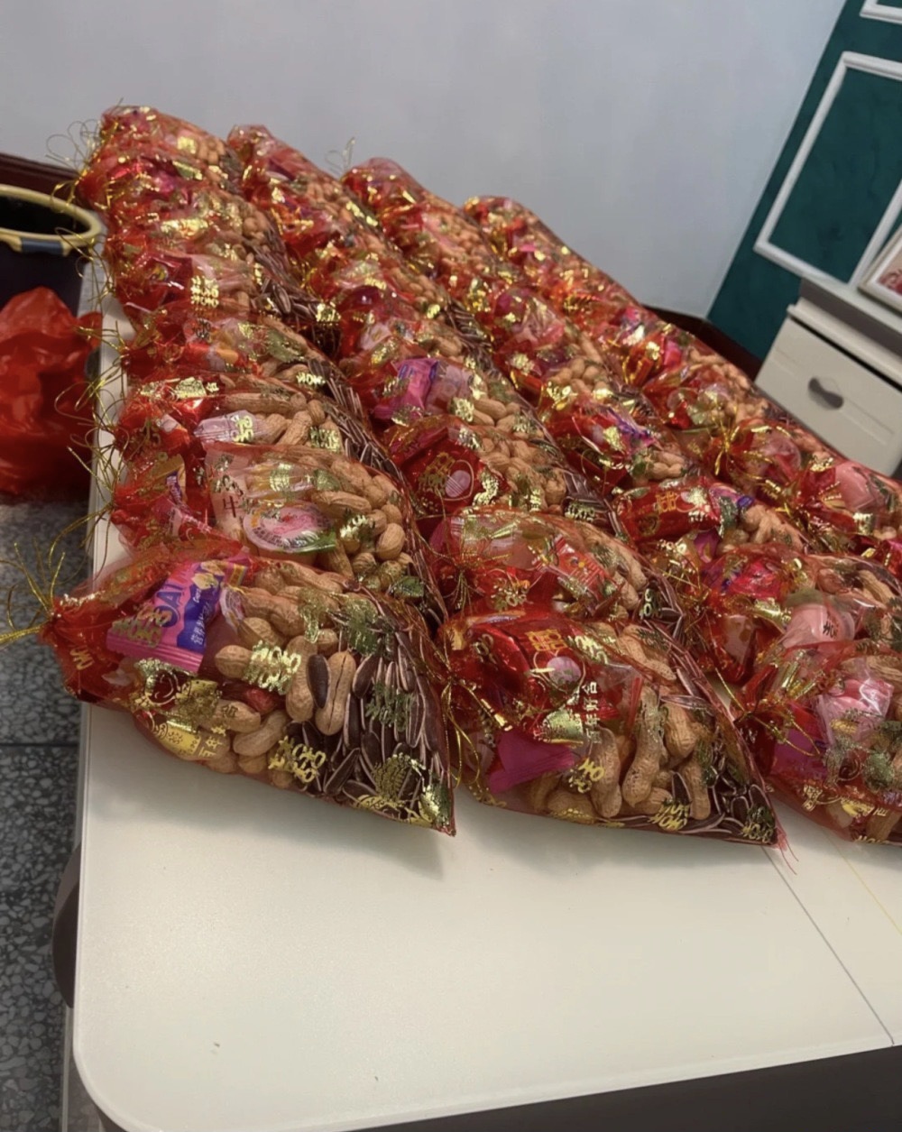 为了省点钱,包喜糖累死了,还不上档次