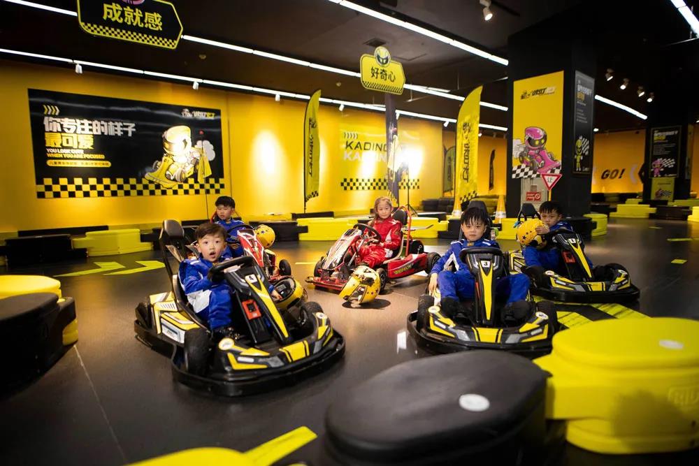 激情!10000㎡的室内卡丁车来啦!限时特惠,体验肾上腺素狂飙的快感!