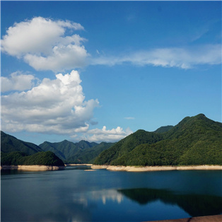 ɽ��ˮ�� ��°˶�ˮ�⾰ɫ��